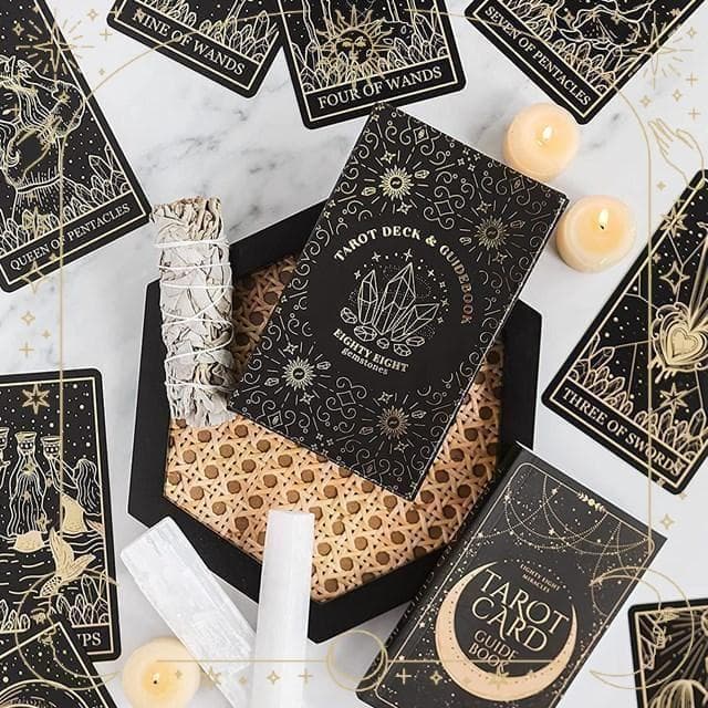 【正規品タロットカード】金縁✨シックで豪華✨神秘的な水晶のゴールド＆黒のデッキ