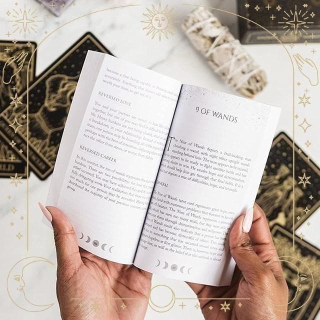 【正規品タロットカード】金縁✨シックで豪華✨神秘的な水晶のゴールド＆黒のデッキ