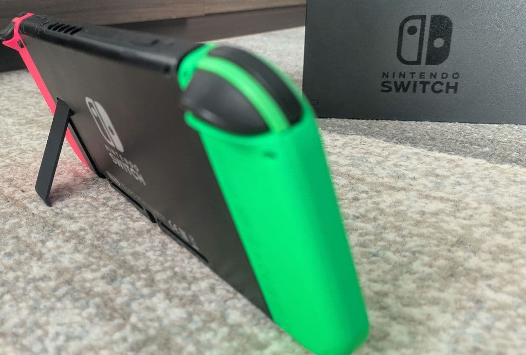 【Nintendo Switch 本体＋付属品】 ネオングリーン　ネオンピンク