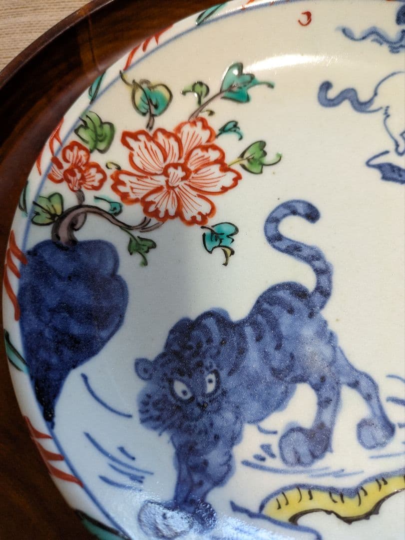 松浦　コータローさん虎と花の手描き陶器皿