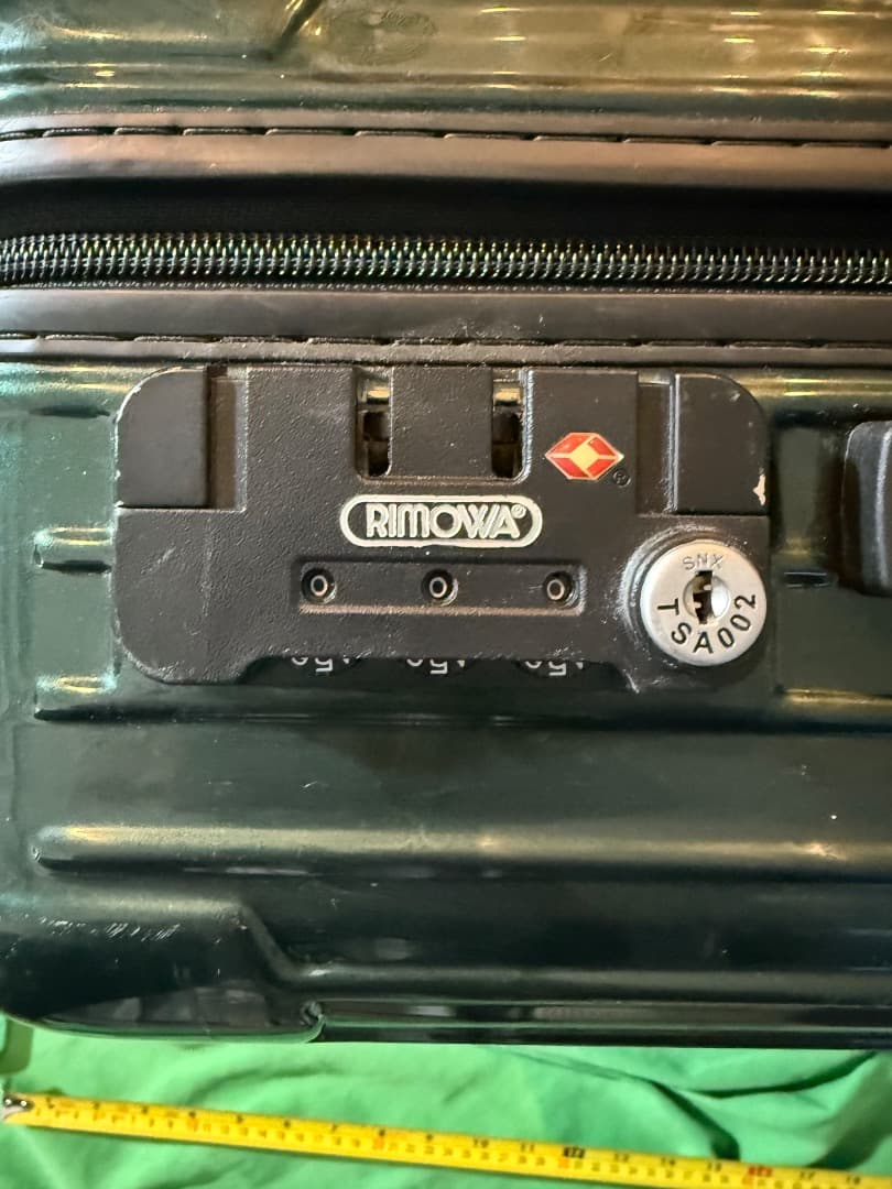 Rimowa Salsa キャリーオンスーツケース – グリーン