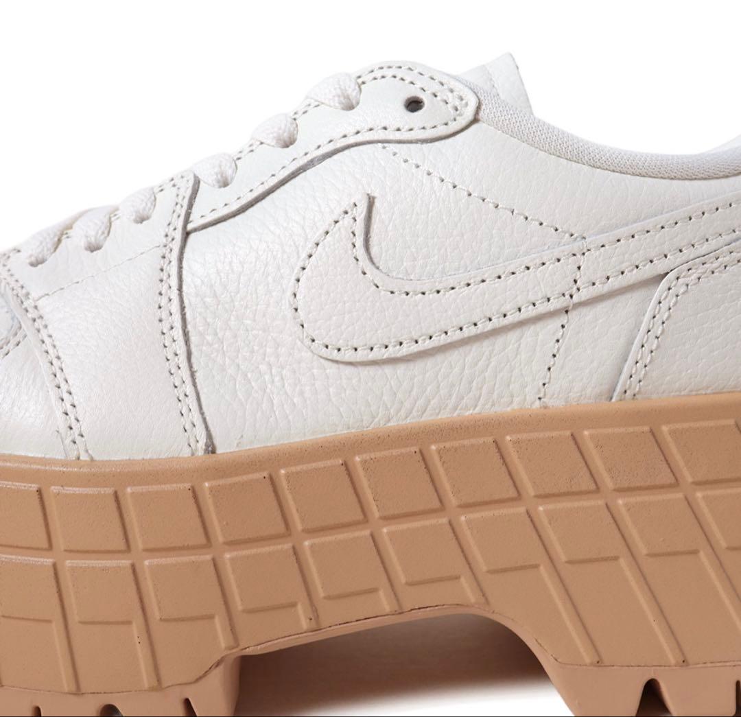 新品　ナイキ ウィメンズ　エア ジョーダン1 ブルックリン ローセイル厚底