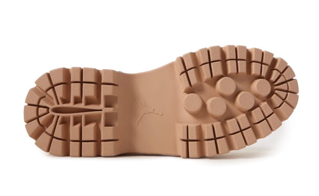 新品　ナイキ ウィメンズ　エア ジョーダン1 ブルックリン ローセイル厚底