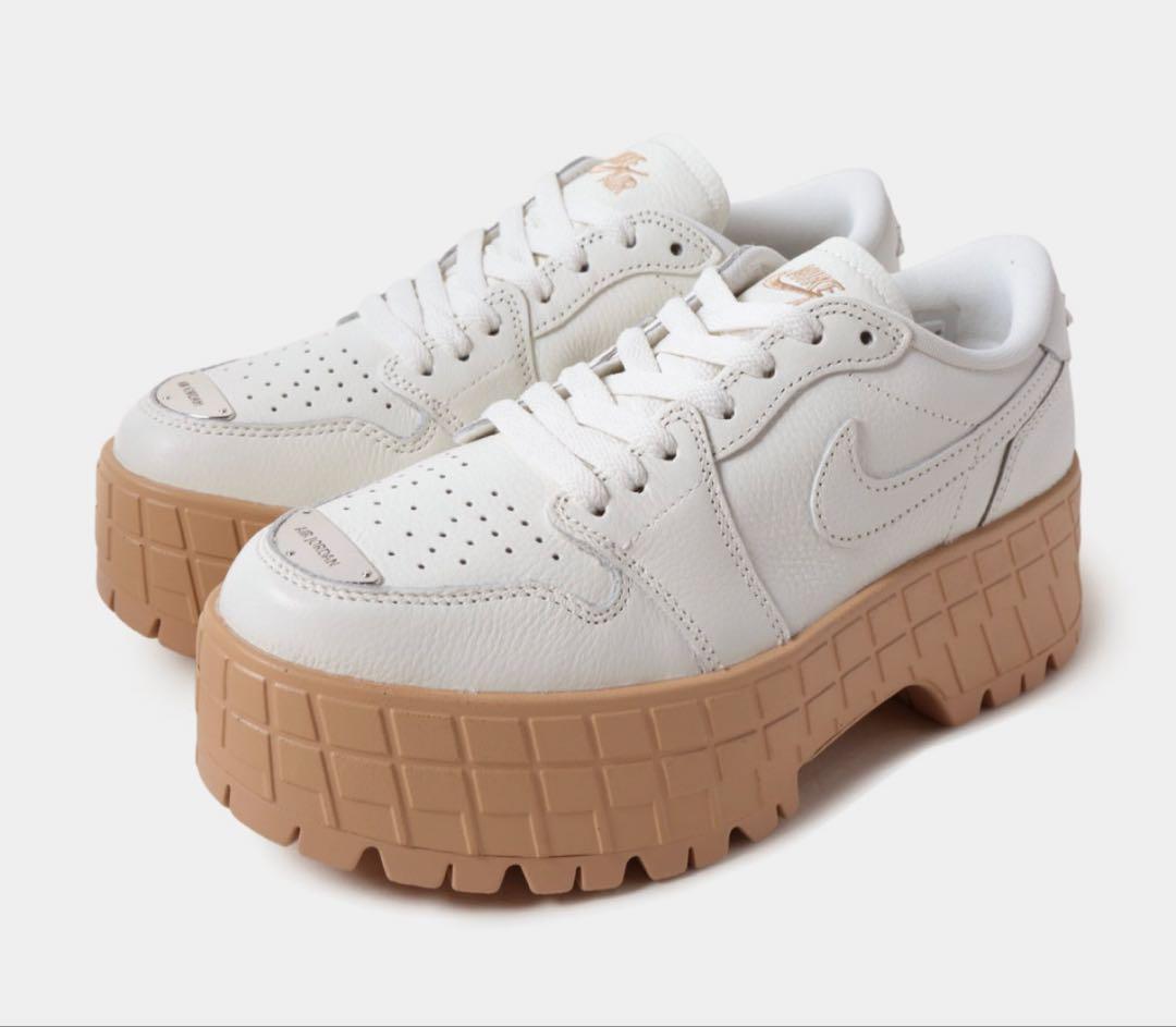 新品　ナイキ ウィメンズ　エア ジョーダン1 ブルックリン ローセイル厚底