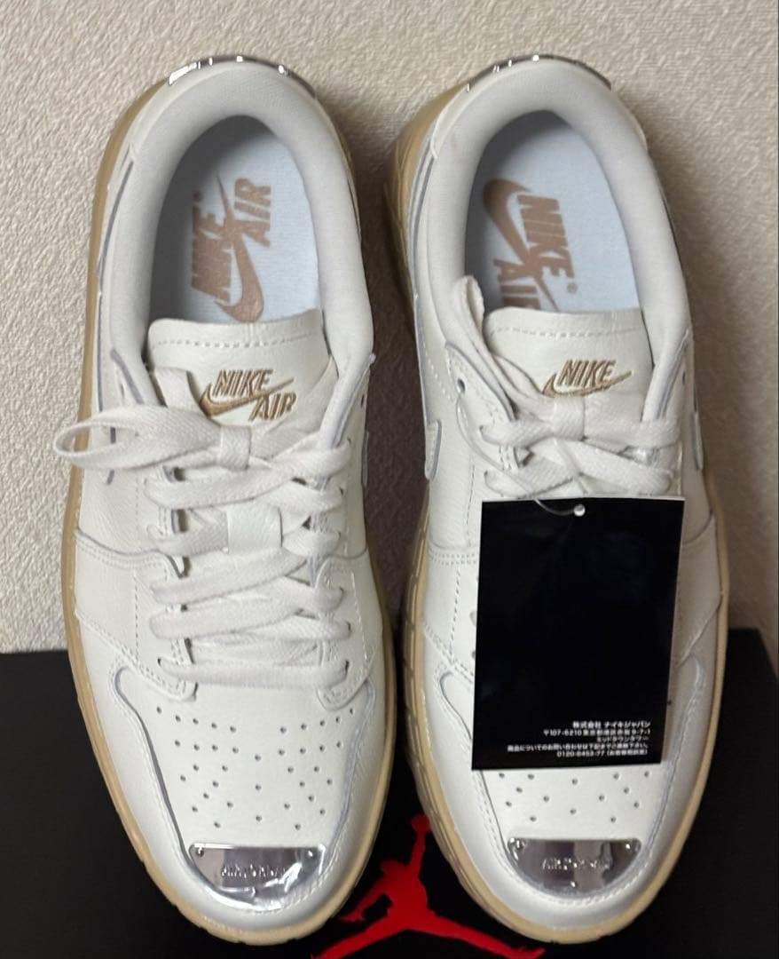 新品　ナイキ ウィメンズ　エア ジョーダン1 ブルックリン ローセイル厚底