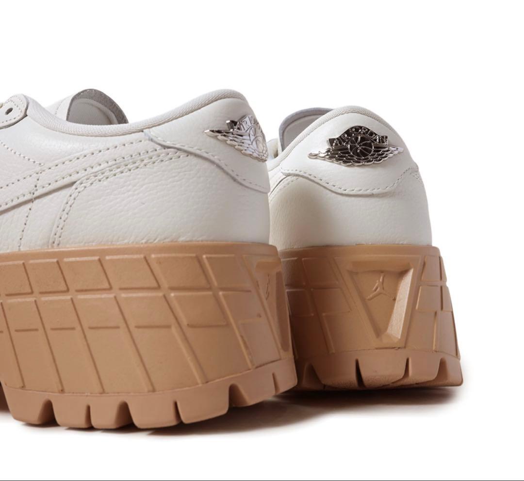 新品　ナイキ ウィメンズ　エア ジョーダン1 ブルックリン ローセイル厚底