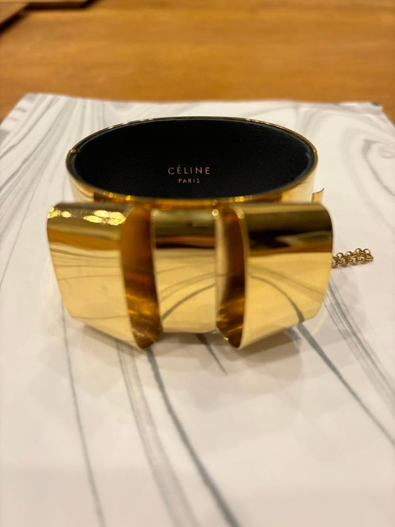 1011MOCA　セリーヌ　マンシェットバングル　フィービーファイロ
