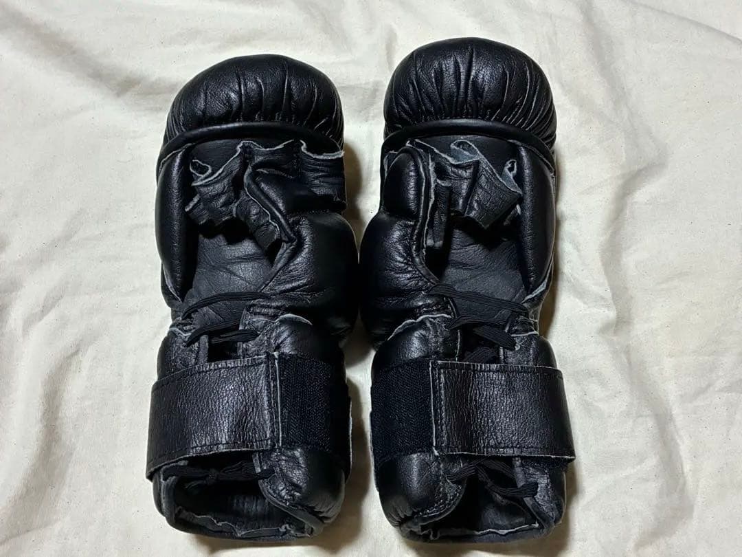 ISAMI オープンフィンガーグローブ　ボクシング　空手　総合格闘技