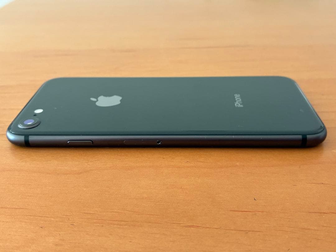 【中古】iPhone 8 SIMフリー　64GB ブラック