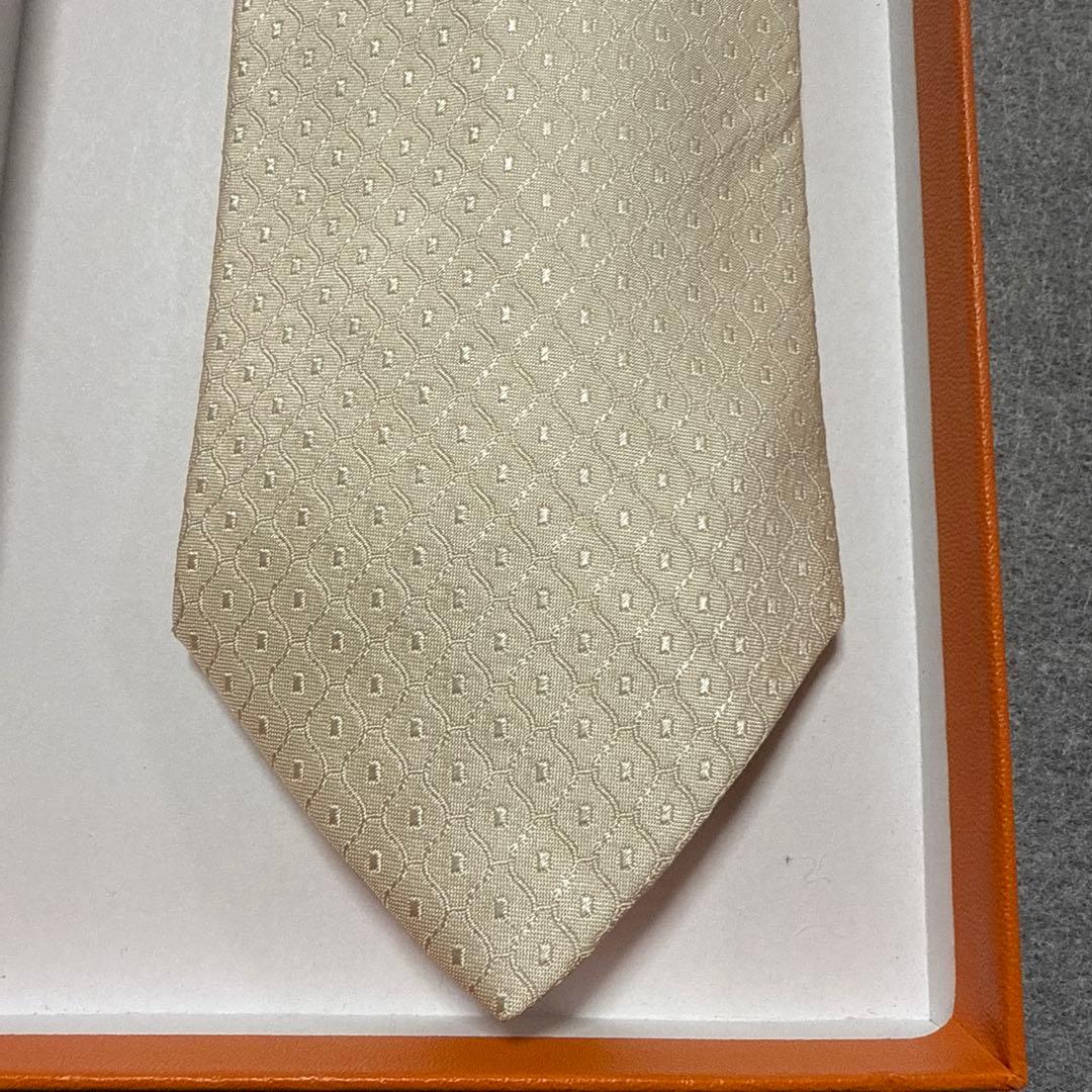 エルメス　ネクタイ　白クリーム　ドット　シルクジャガード　結婚式
