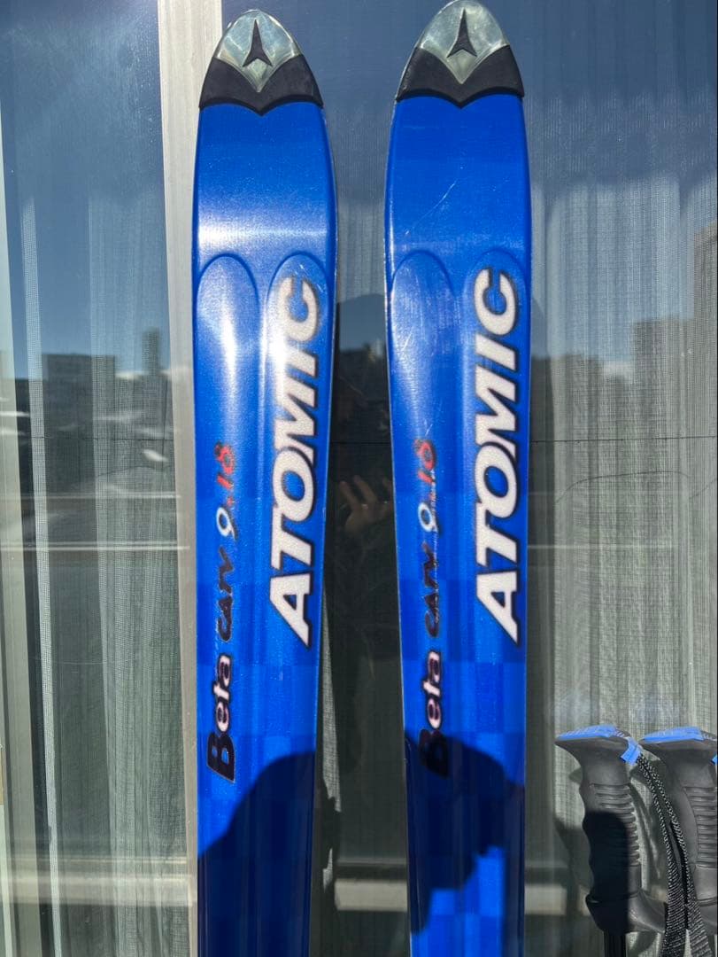 ATOMIC 9.8 スキーセット 青、ストック。値下げ❗️12/31まで出品❗️