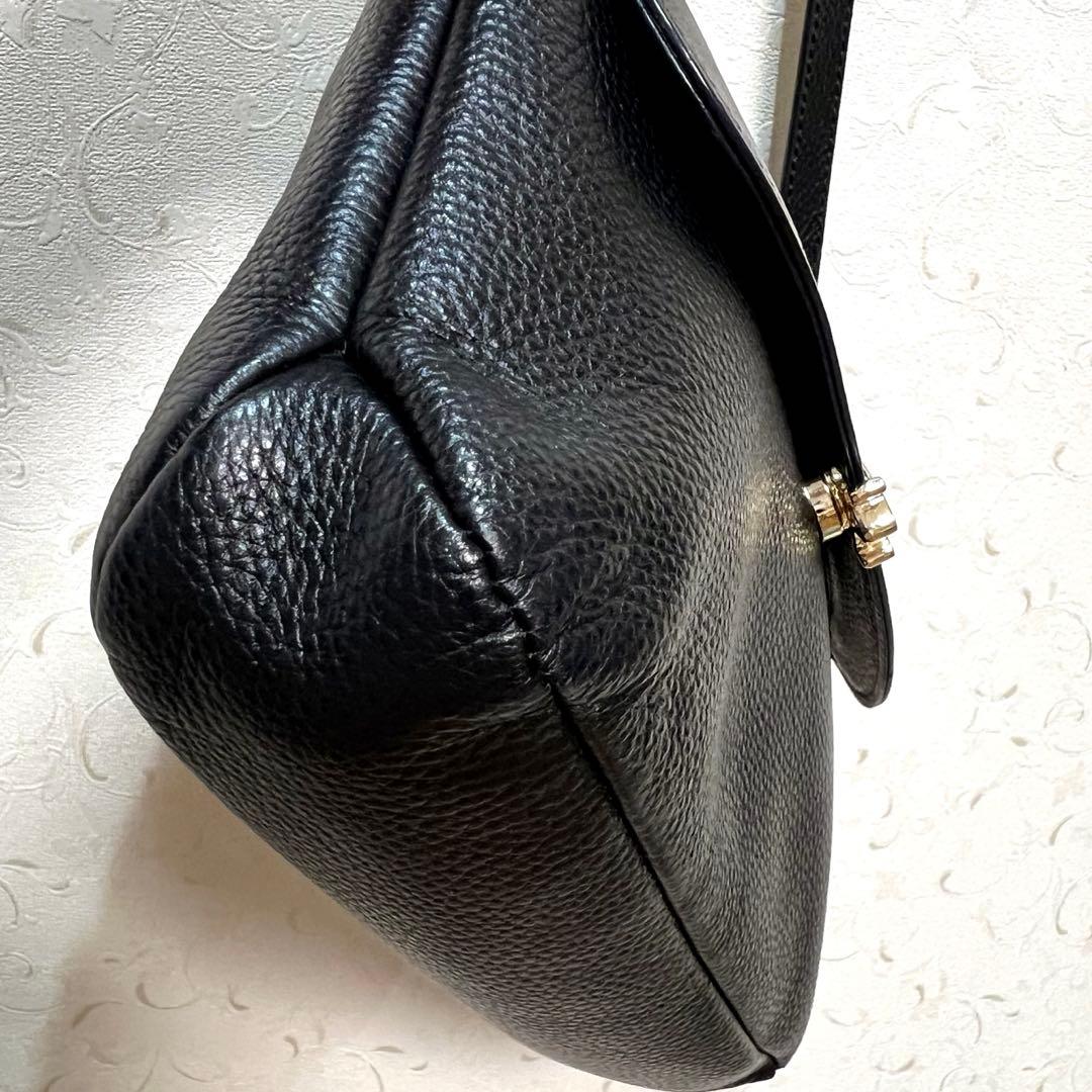 agnes b. ショルダーバッグ The b. 本革シボ革クロスボディ2WAY