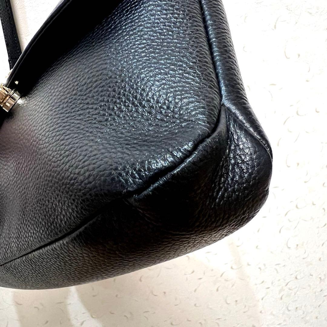 agnes b. ショルダーバッグ The b. 本革シボ革クロスボディ2WAY