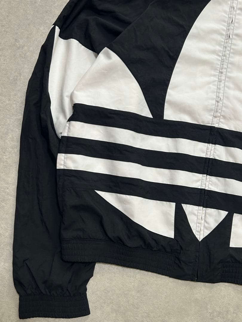 未使用級 アディダス　ナイロンジャケット トラックトップ L トレフォイル