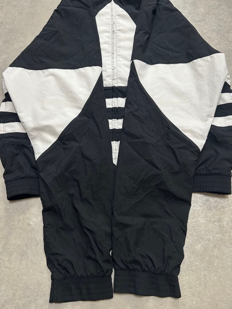 未使用級 アディダス　ナイロンジャケット トラックトップ L トレフォイル