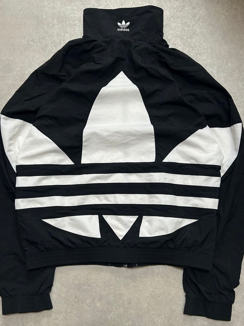 未使用級 アディダス　ナイロンジャケット トラックトップ L トレフォイル
