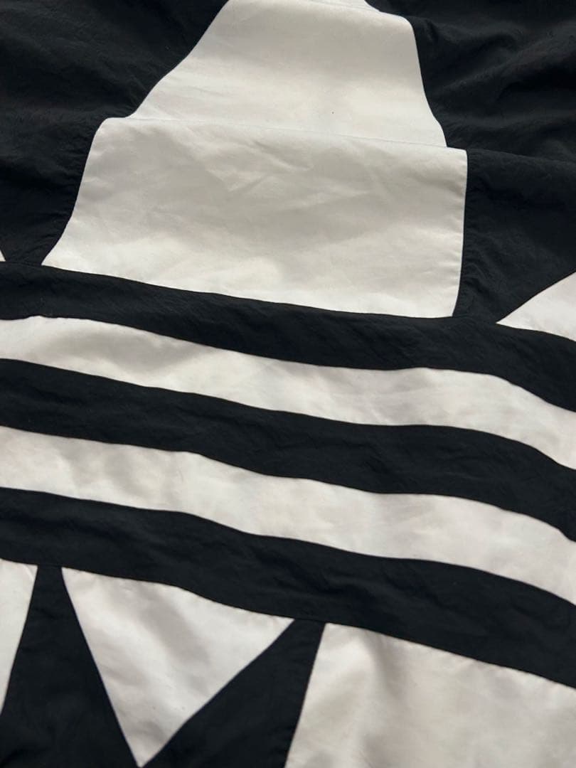 未使用級 アディダス　ナイロンジャケット トラックトップ L トレフォイル