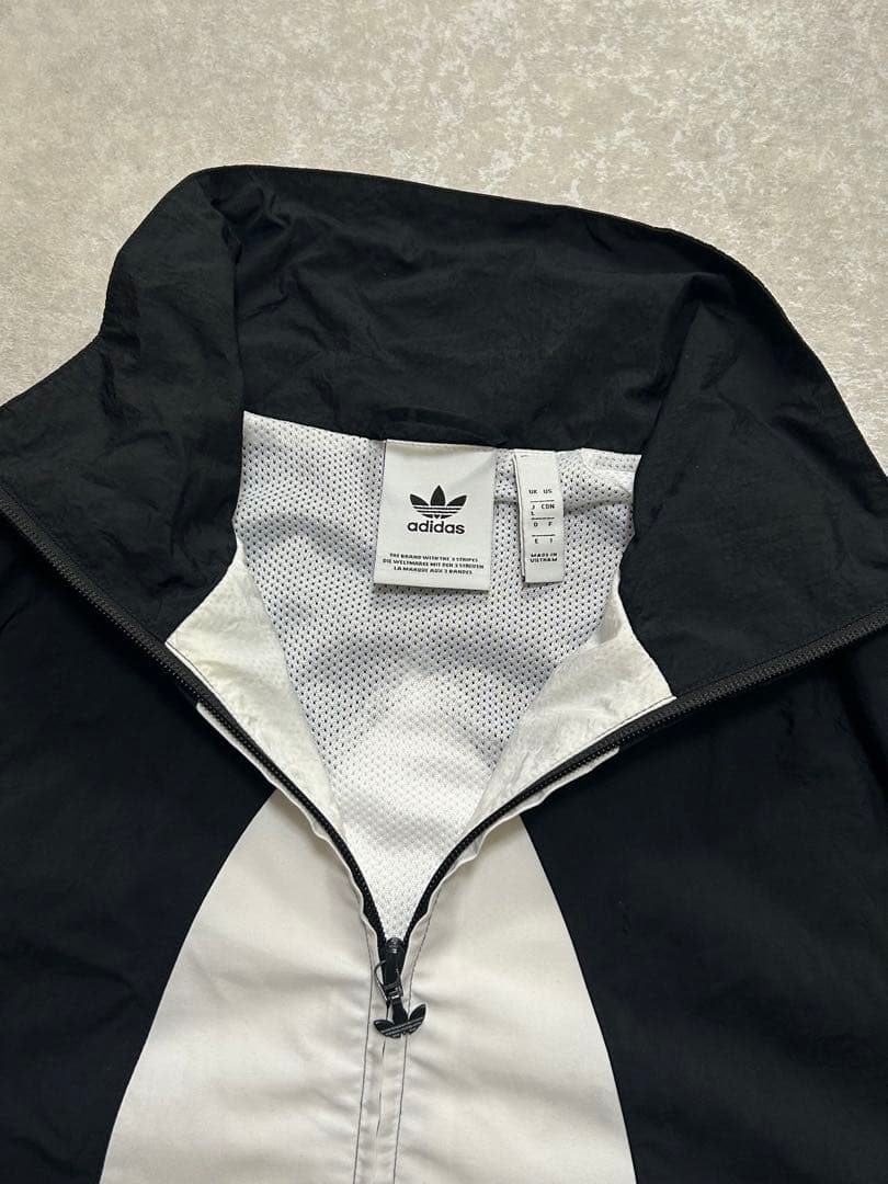 未使用級 アディダス　ナイロンジャケット トラックトップ L トレフォイル