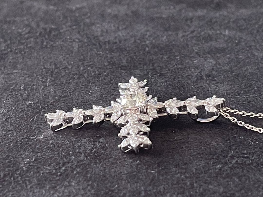 モンロー様❤︎ダイヤモンドクロスネックレス