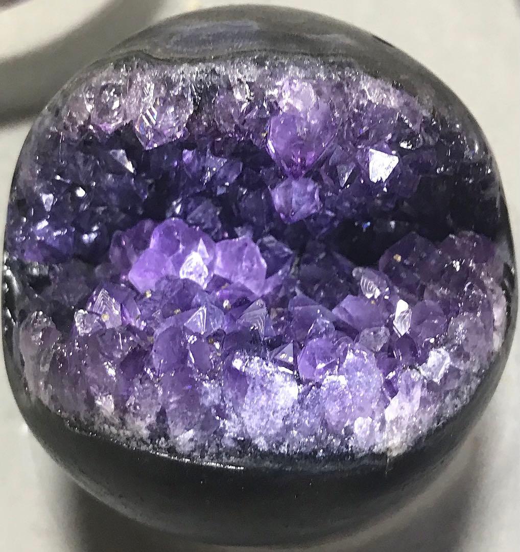 希少　天然石　ウルグアイ産　アメジスト　笑口　ドーム　天使の指紋多数　虹あり