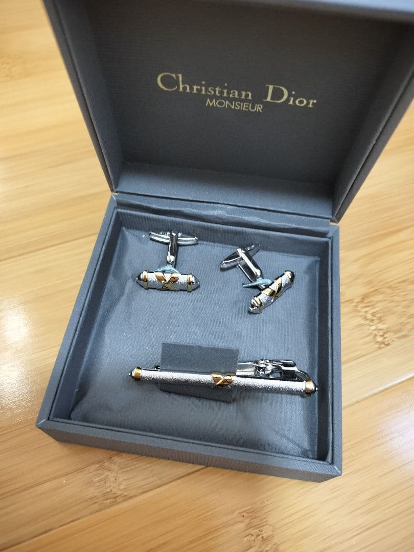 Christian Dior ネクタイピンとカフスセット