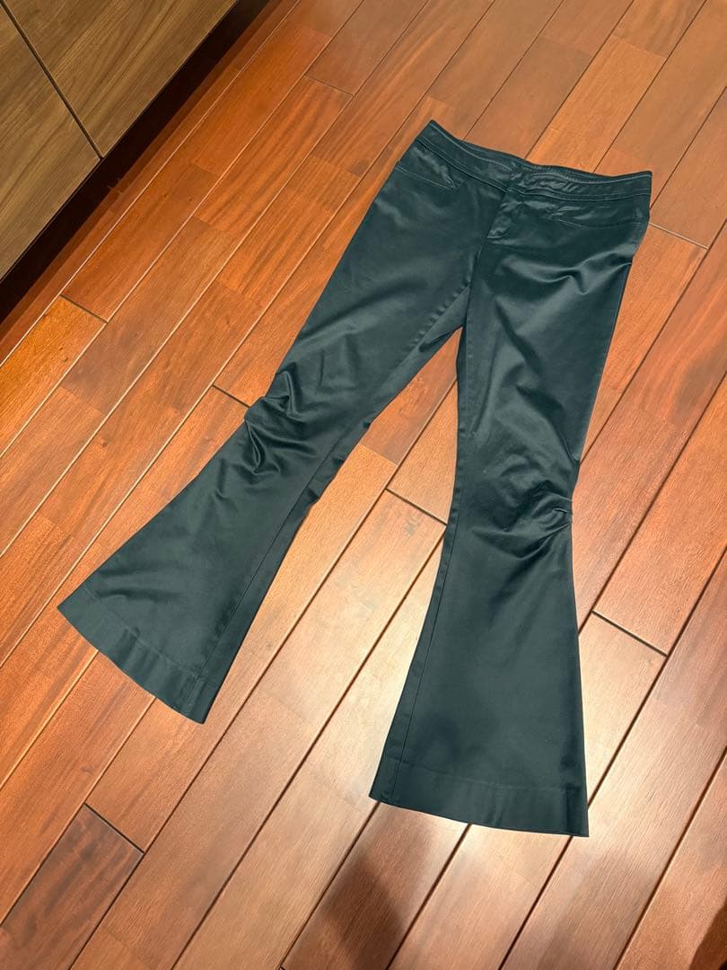 グッチ　トムフォード　フレアパンツ 膝リボン