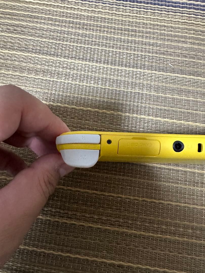 任天堂　Switch Lite イエロー　中古