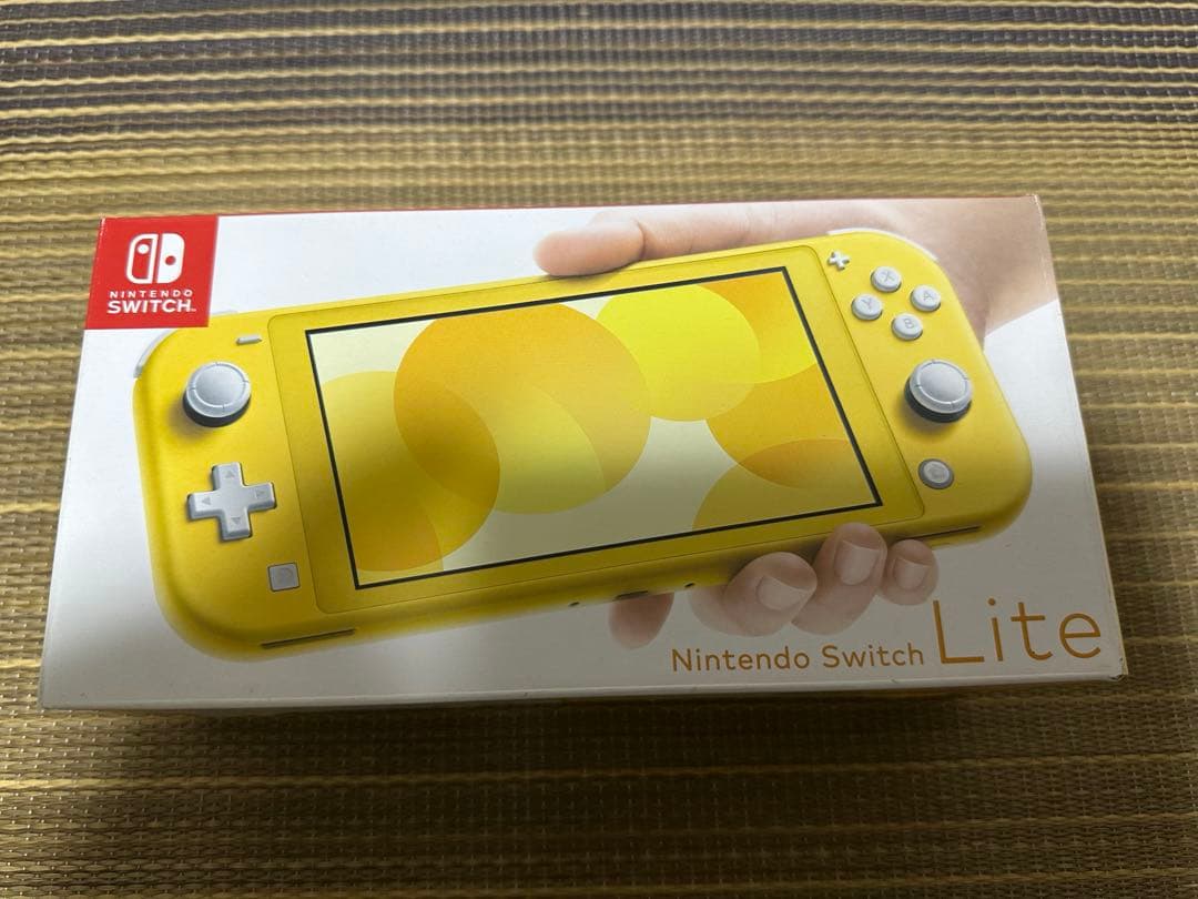 任天堂　Switch Lite イエロー　中古