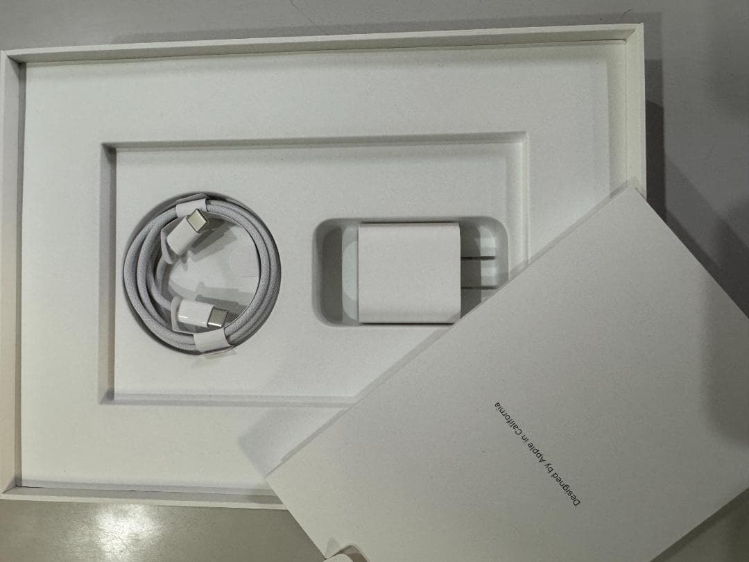 【ほぼ新品】2025年最新モデル iPad Air 11 M3 256GB