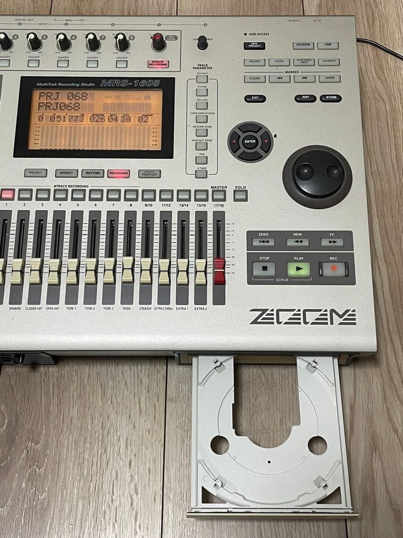 ZOOM MRS-1608 マルチトラックレコーダ