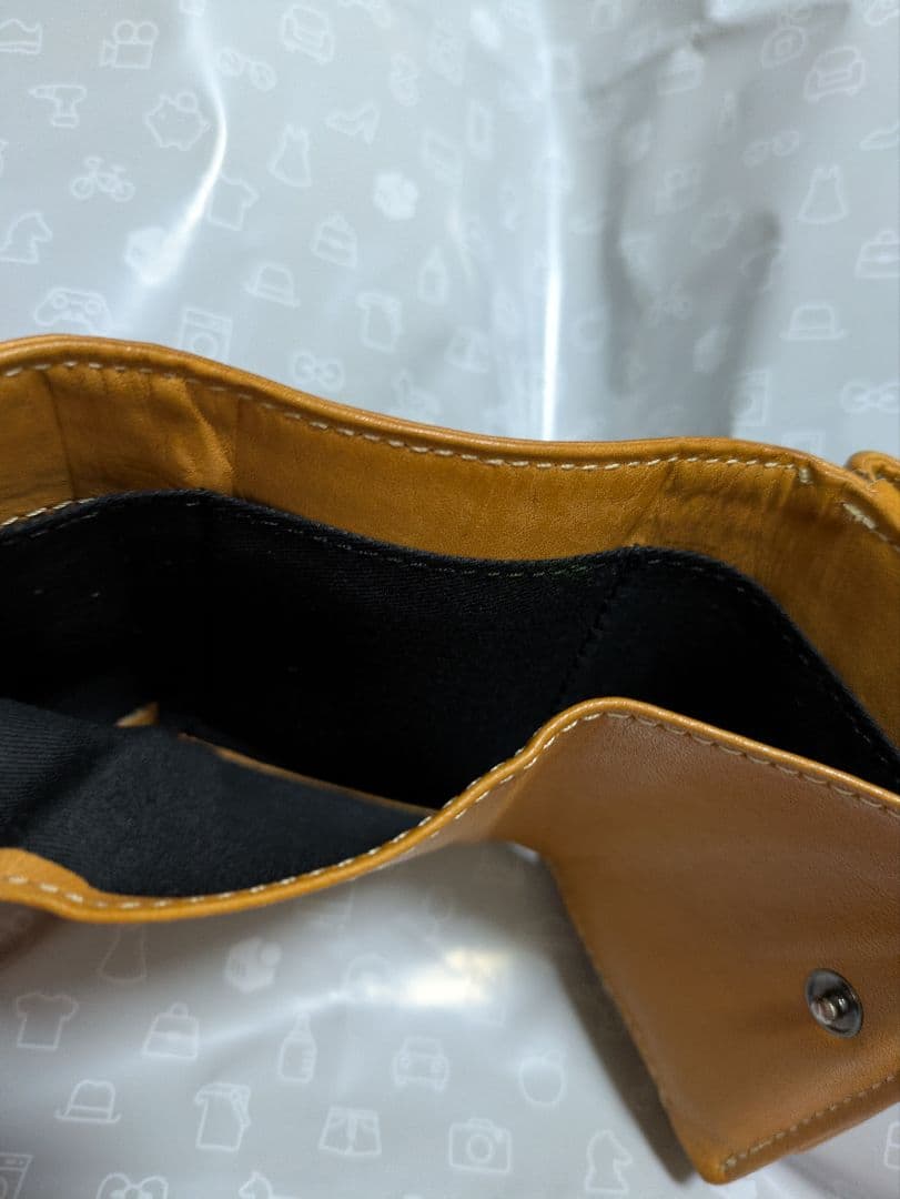 ミハラヤスヒロ　三つ折り財布