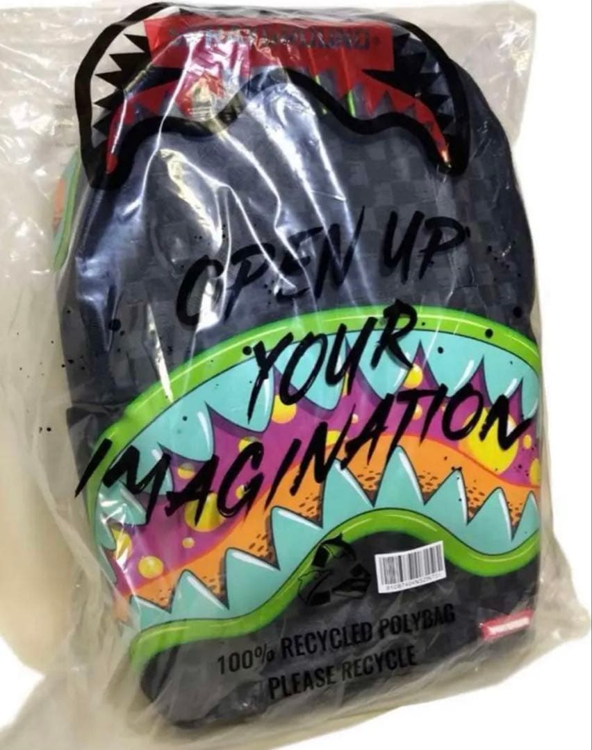 SPRAYGROUNDシャークデザインリュック