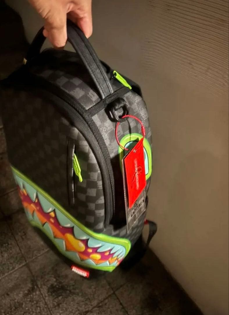 SPRAYGROUNDシャークデザインリュック