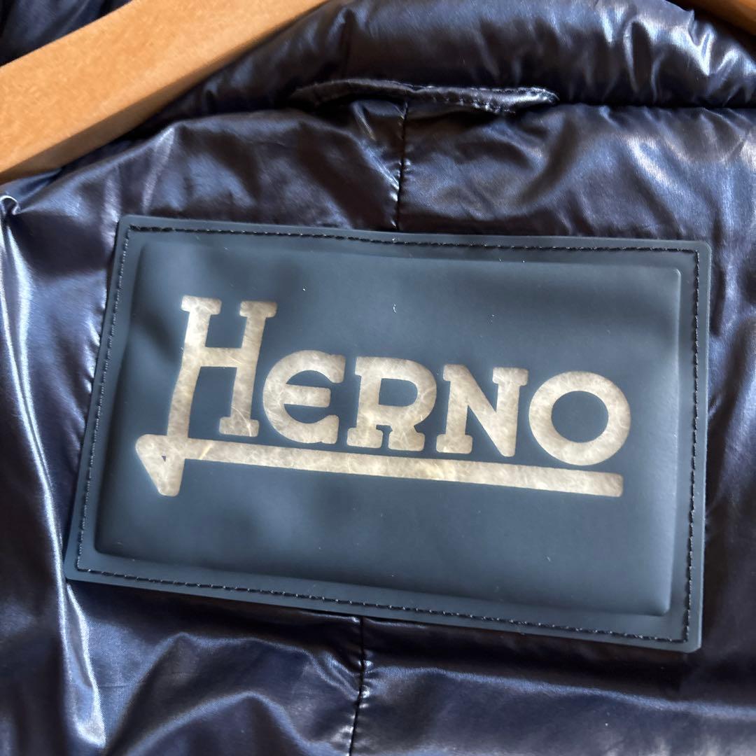 ヘルノ　ネイビーダウンベスト　38