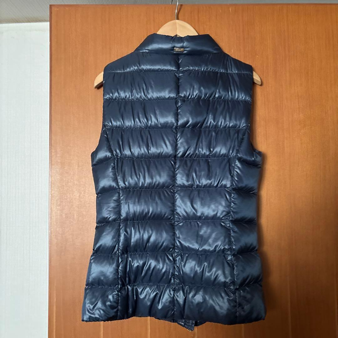 ヘルノ　ネイビーダウンベスト　38
