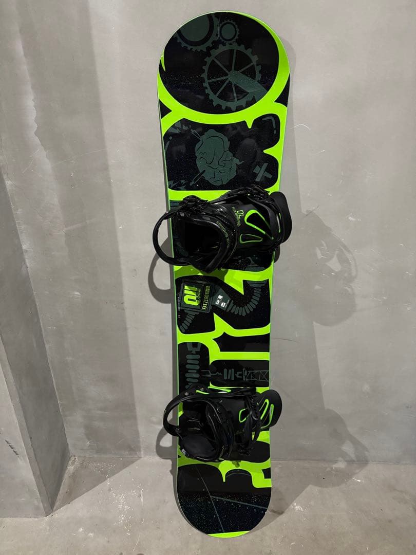 【本日発送可】グラトリ　011 fatzero 143.5 スノーボード FLU