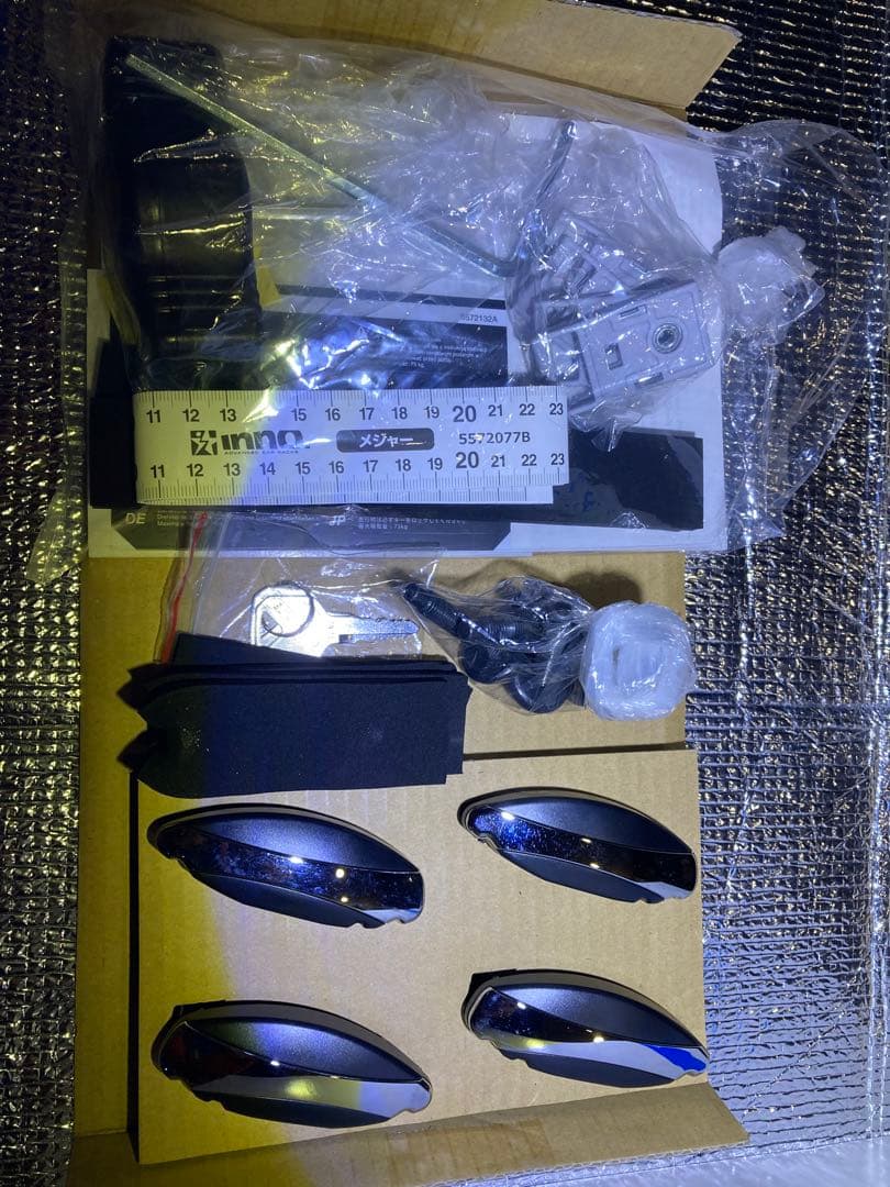 INNO ルーフキャリア ベース アクア NHP-10 バラ売り不可です