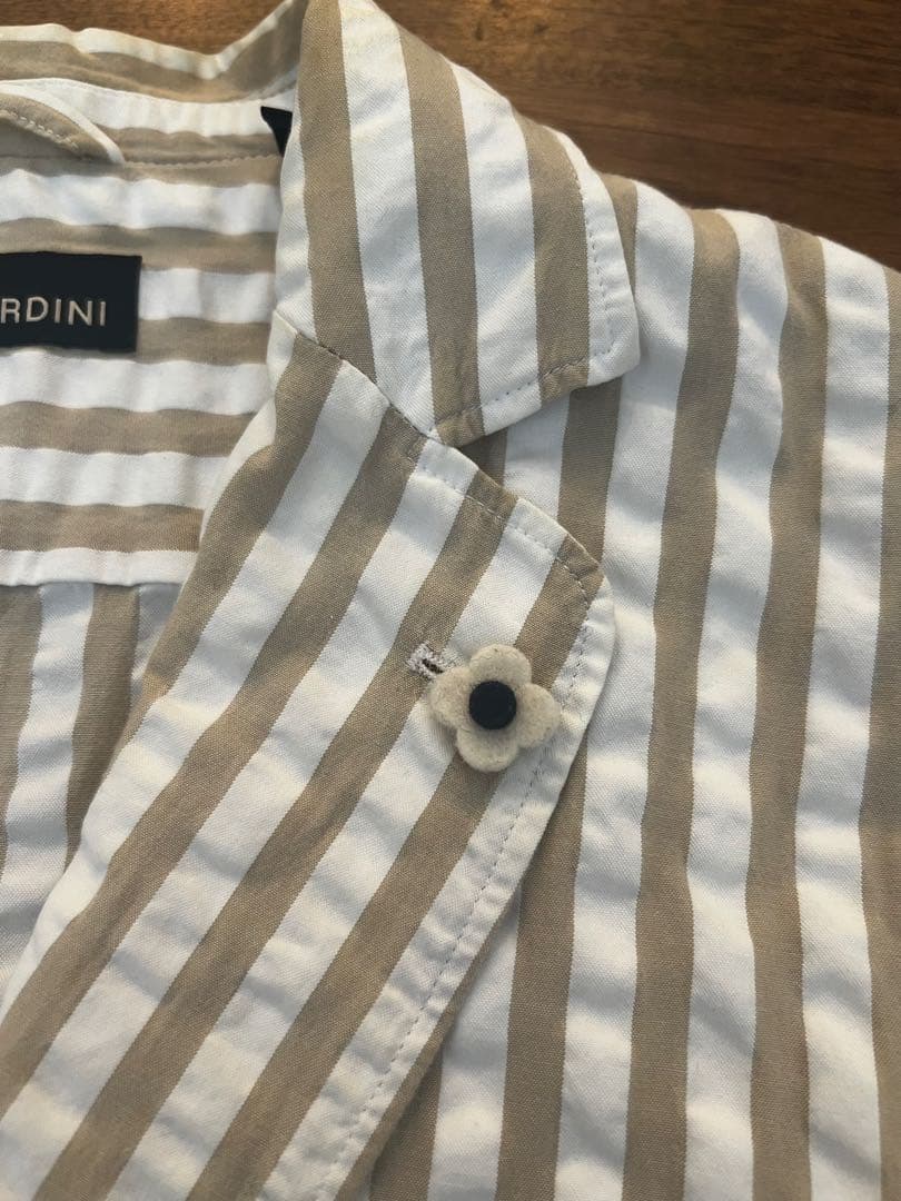 LARDINI テーラードジャケット 白とベージュストライプ