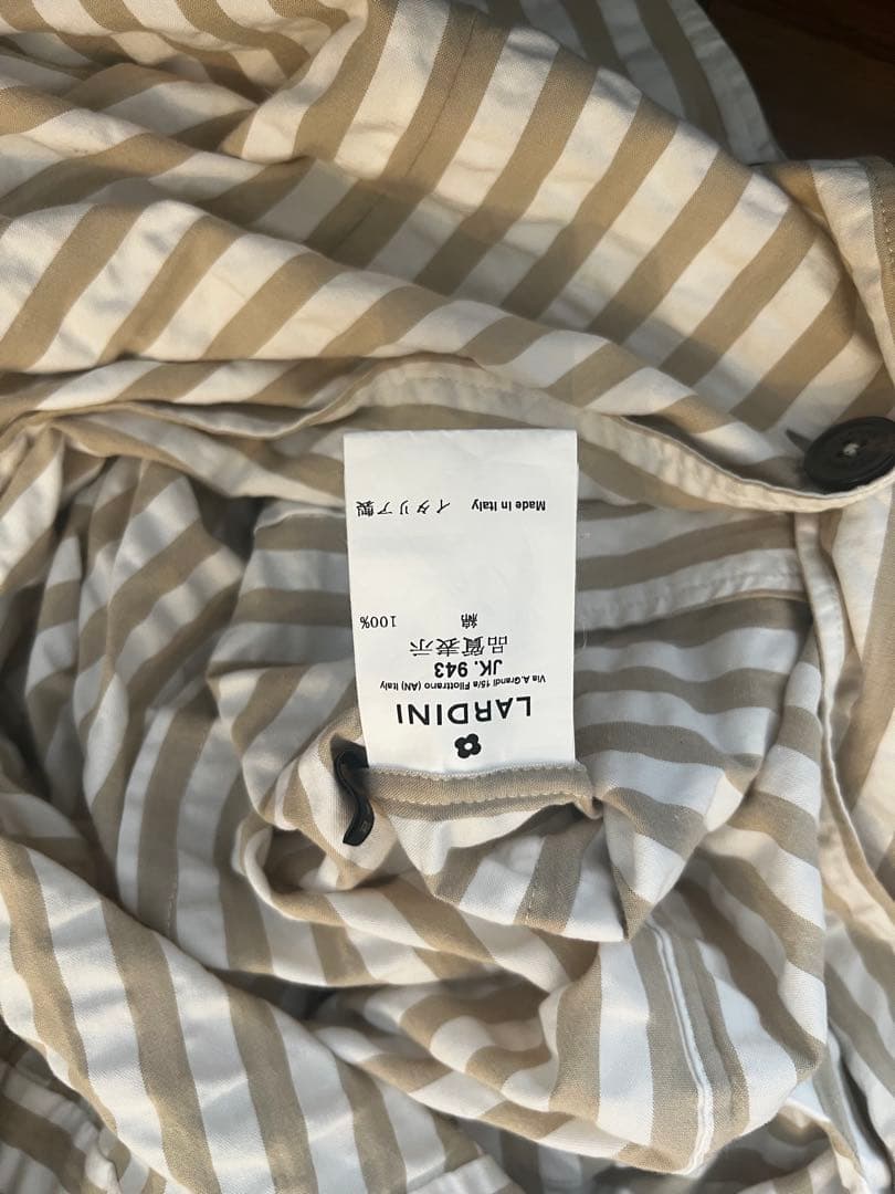 LARDINI テーラードジャケット 白とベージュストライプ