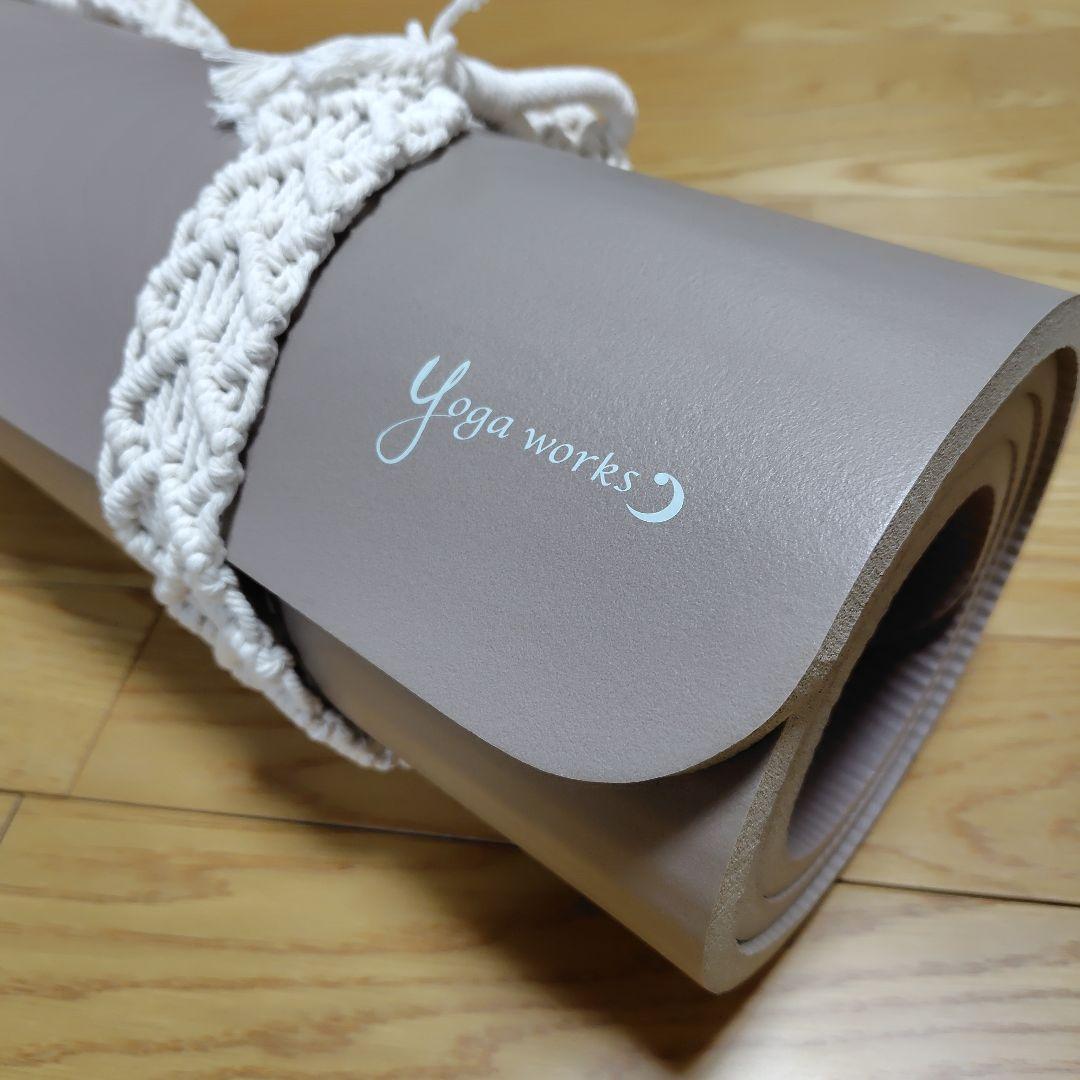 ピラティスマット ヨガワークス 12mm モカ ニット編みハートストラップ付き