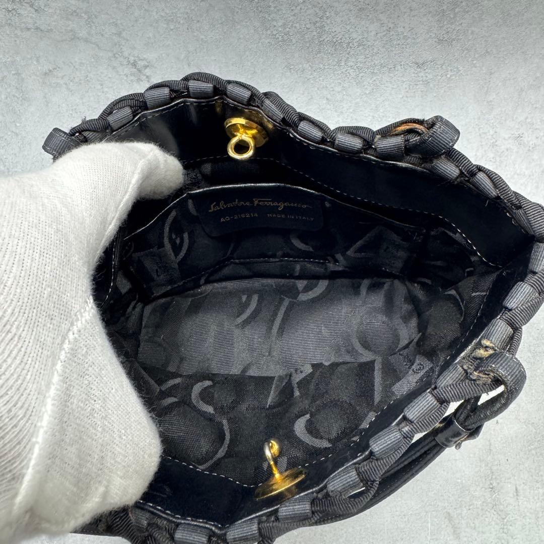 希少 フェラガモ 編み込み ミニトート ヴァラリボン ハンドバッグ カゴ