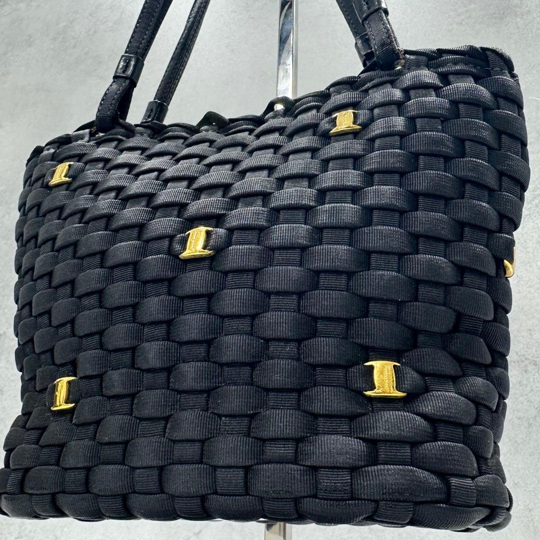 希少 フェラガモ 編み込み ミニトート ヴァラリボン ハンドバッグ カゴ