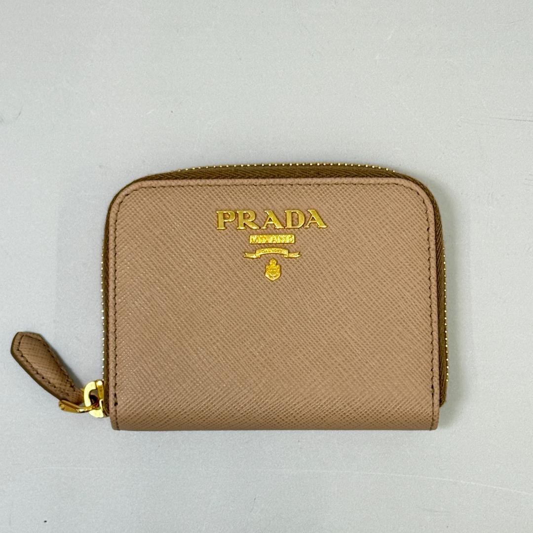 鑑定済み【 美品 】プラダ ケース ベージュ ゴールド金具 レザー 財布