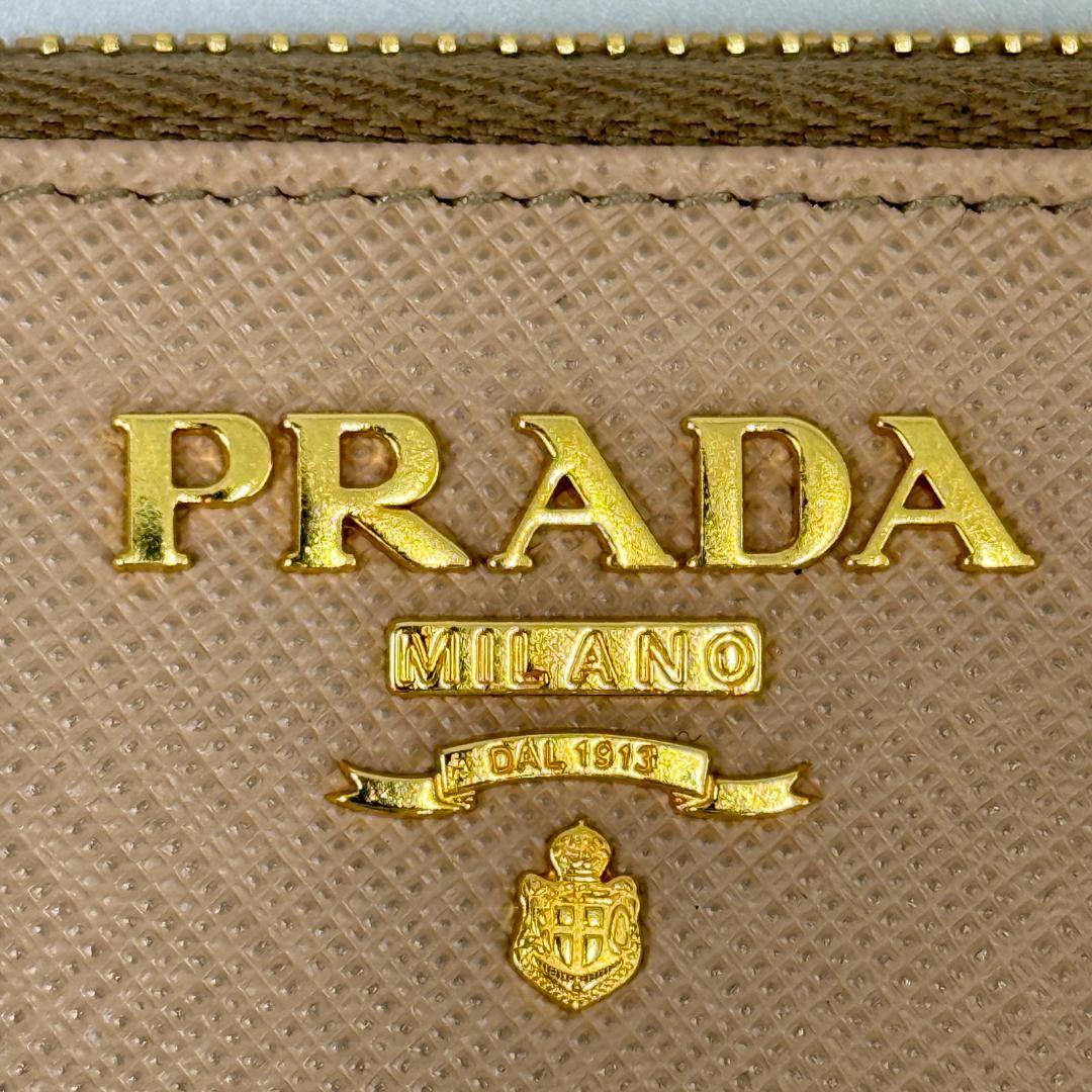 鑑定済み【 美品 】プラダ ケース ベージュ ゴールド金具 レザー 財布