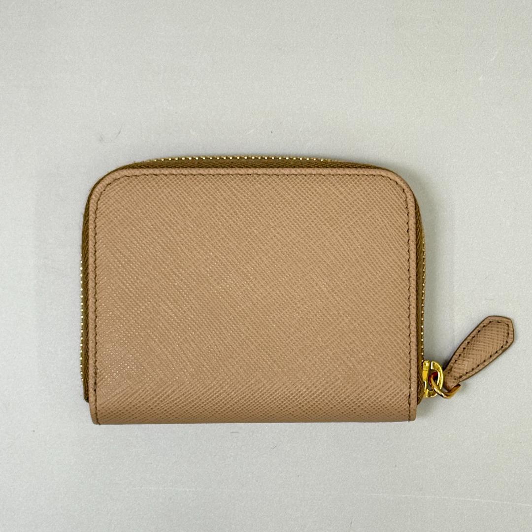 鑑定済み【 美品 】プラダ ケース ベージュ ゴールド金具 レザー 財布