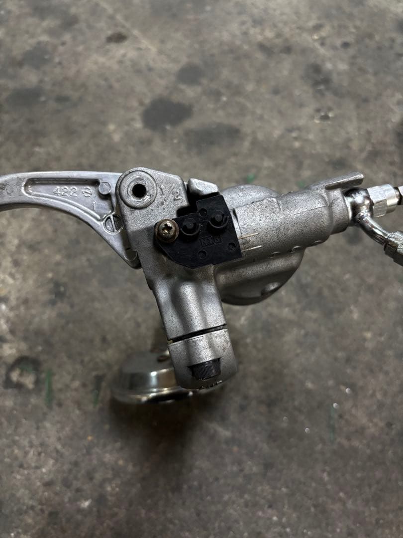 w*n様 ハーレー　ブレーキ　キャリパーセット 1インチ　ブレーキマスター　ni