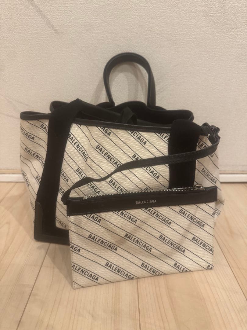 BALENCIAGA ロゴトートバッグ