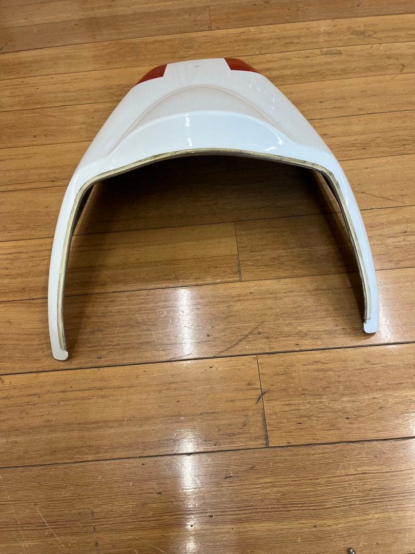 CB1300SFシングルカウル　ホワイト/レッド