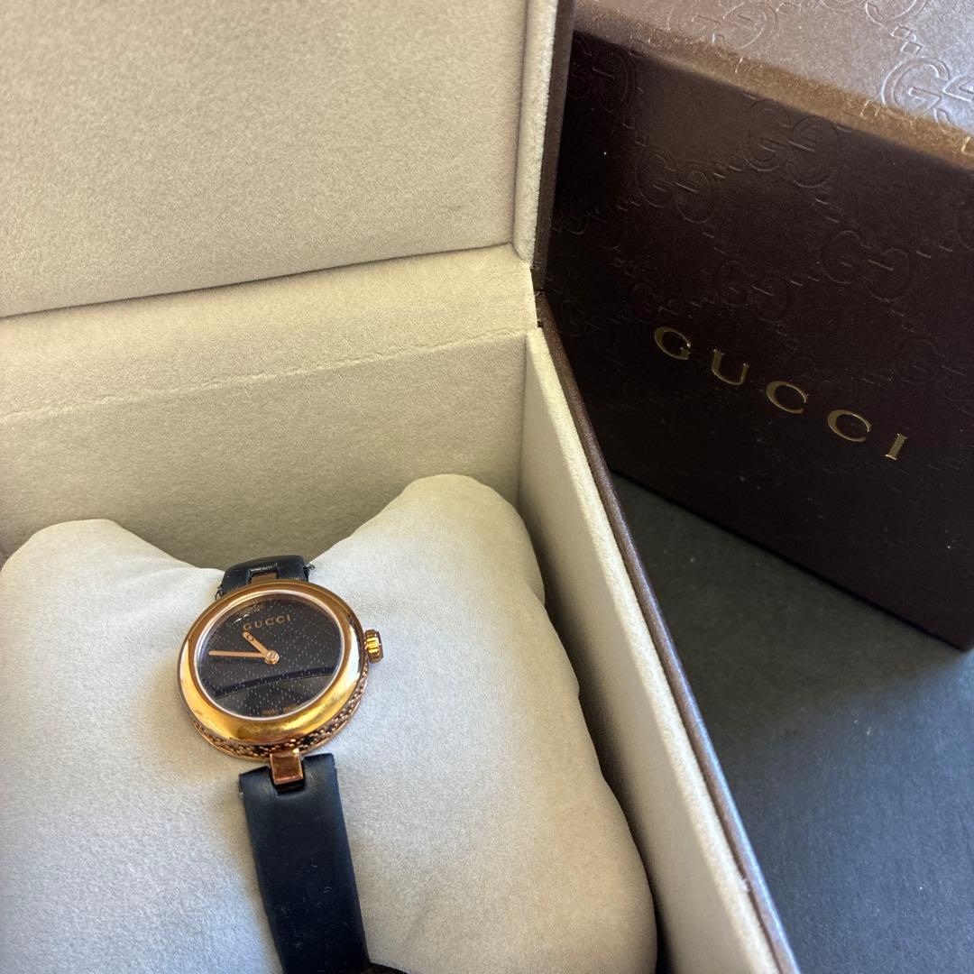 GUCCI アナログクォーツ腕時計 ブラック(電池切れ)