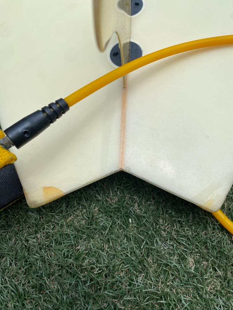 サーフボード　5.11 ft ケース、コード付き　送料込み